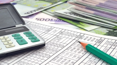 Ελάχιστο τεκμαρτό εισόδημα: Ποιες αλλαγές θα δουν οι αυτοαπασχολούμενοι το 2025