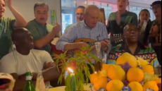 Μάικλ Τζόρνταν: Κάνει διακοπές με τον Μάτζικ Τζόνσον στην Ιταλία και τραγουδούν «Volare» - Δείτε βίντεο