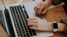 Οι φορολογικές υποχρεώσεις του Αυγούστου και το επίδομα 150 ευρώ στους νέους