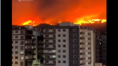 Μεγάλη φωτιά στην Τουρκία: Ανεστάλη η θαλάσσια κυκλοφορία στα Στενά των Δαρδανελίων