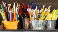 «Καλάθι των Σχολικών Ειδών»: Σε ισχύ από την Τετάρτη - Ποια είδη περιλαμβάνει