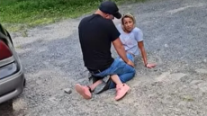 ΗΠΑ: Δίωξη εις βάρος αστυνομικού που «συνέλαβε» βίαια την ερωμένη του και την «έκλεισε» σε ψυχιατρική κλινική