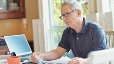 Εφάπαξ: Ποιοι ασφαλισμένοι υποβάλουν ηλεκτρονικά την αίτηση