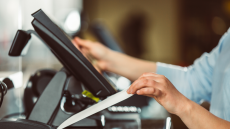 Ψηφιακή Κάρτα Εργασίας: Πότε ξεκινά σε λιανεμπόριο και βιομηχανία