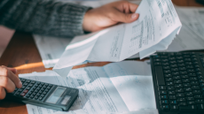 ΥΠΕΝ: Άμεσα αποτελέσματα για τους καταναλωτές με την παρέμβαση στο κόστος του ρεύματος