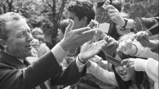 Ευρωπαίοι πολιτικοί αποχαιρετούν τον οραματιστή της ενωμένης Ευρώπης, Ζακ Ντελόρ