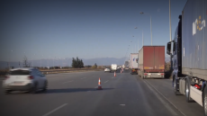 Καιρός - Κακοκαιρία Avgi: Τουλάχιστον 50 νταλίκες σταμάτησαν στα διόδια Μαλγάρων - Αντιδρούν οι οδηγοί 