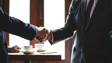 Έρχεται νέα δέσμη κινήτρων για συγχωνεύσεις επιχειρήσεων