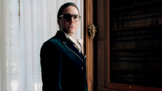 Καρλ Λάγκερφελντ: Η νέα μίνι σειρά για τον σχεδιαστή έχει λάβει αποθεωτικές κριτικές πριν καν κυκλοφορήσει