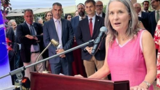 Μαρία Όλσον: Υπερήφανοι που υποστηρίξαμε ως πρεσβεία των ΗΠΑ την ιδιωτικοποίηση των ναυπηγείων της Ελευσίνας