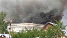 Ρωσία: Τουλάχιστον 9 άνθρωποι έχουν εγκλωβιστεί μέσα σε φλεγόμενο ινστιτούτο ερευνών κοντά στη Μόσχα