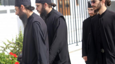 Κύπρος: Ελεύθεροι ως τη δίκη οι «θαυματουργοί» μοναχοί της Μονής Αββακούμ