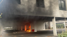 Έκρηξη μπροστά σε συναγωγή στη Γαλλία - Τραυματίστηκε αστυνομικός