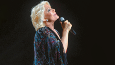 Όταν η Μαρινέλλα τραγουδούσε για τον μεγάλο Άρη «με τον Γκάλη, τον Γιαννάκη παιδιά» και η άγνωστη σχέση της με τον ΠΑΟΚ, βίντεο 