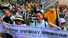 Η Ταϊλάνδη έγινε η πρώτη χώρα στη νοτιοανατολική Ασία που αναγνωρίζει τους γάμους ομόφυλων ζευγαριών