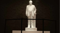 Παναθηναϊκός: Το άγαλμα του Παύλου Γιαννακόπουλου στην είσοδο των VIP στο ΟΑΚΑ!