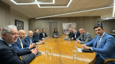 Συναντήσεις Κεραμέως με ΣΒΕ και ΣΕΤΕ - Συζητήθηκαν κατώτατος μισθός και συλλογικές διαπραγματεύσεις