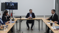 ΠΑΣΟΚ: Καθημερινό μπρα ντε φερ με την κυβέρνηση και μοίρασμα δουλειάς στο Πολιτικό Κέντρο στη σημερινή 2η συνεδρίαση