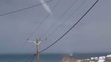 Καιρός-Κακοκαιρία Bora: Υδροσίφωνας εμφανίστηκε στην Τήνο - Βίντεο