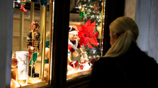 Χριστούγεννα 2024: Πότε ξεκινά το εορταστικό ωράριο των καταστημάτων - Ποιες Κυριακές θα είναι ανοιχτά