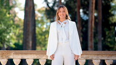 Ελισάβετ Χατζηγάκη: Sweet charity