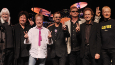 Ρικ Ντέριντζερ: Ποιος ήταν ο παραγωγός με την 60χρονη καριέρα του στη μουσική
