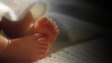 Κύκλωμα με τα  βρέφη στην Κρήτη: Μαραθώνιες αναμένονται οι απολογίες των δύο γιατρών