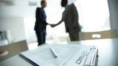 Στο Υπουργικό το νομοσχέδιο για νέα κίνητρα σε μικρομεσαίες εταιρείες και είσοδο στην Εναλλακτική Αγορά του Χ.Α.