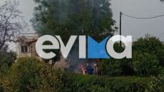 Εύβοια: Φωτιά σε αυλή σπιτιού μετά από κεραυνό - Δείτε φωτογραφίες