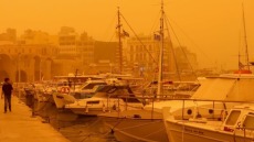 Κρήτη: Πολύ μεγάλες συγκεντρώσεις αφρικανικής σκόνης - Στους 37,4 βαθμούς η θερμοκρασία στα Φαλάσαρνα