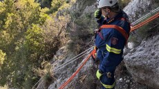 Πτώση τουρίστα από μεγάλο ύψος στην Κέρκυρα - Διακομίστηκε στο νοσοκομείο