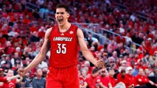 NCAA: Το Λούιβιλ ανακοίνωσε επίσημα την απόκτηση του Βαγγέλη Ζούγρη
