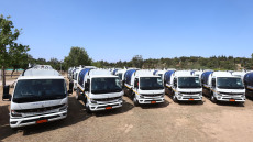 Ηλεκτρικά απορριμματοφόρα σε δήμους της Αττικής από την Περιφέρεια