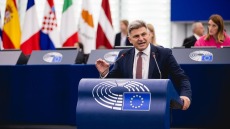 Παρέμβαση Φαραντούρη στην Κομισιόν για το ρόλο ξένων διαχειριστών μεταφοράς ηλεκτρικής ενέργειας στις αυξημένες τιμές στην Ελλάδα
