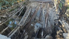 Μοσχάτο: Κατέρρευσε γεφυράκι σε παράδρομο της Πέτρου Ράλλη - Δείτε φωτογραφίες