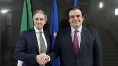 Με τον υπουργό Οικονομικών της Ιρλανδίας συναντήθηκε ο Πιερρακάκης - «Μας ενώνει το κοινό μας όραμα για μια ισχυρή Ευρώπη»