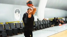 ΑΕΚ: Απίστευτη ατυχία για τον Τζιάν Κλαβέλ, έπαθε εξάρθρωση ώμου στην πρώτη του προπόνηση
