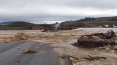Λάρισα: Μεγάλες ζημιές στη διάβαση Αμπελιάς στα Φάρσαλα από τον Ενιπέα