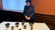 Επιστρέφουν στην Ελλάδα 9 αρχαία αγγεία από τη Βουδαπέστη, δείτε φωτογραφίες 