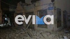 Κατέρρευσε παλιό σπίτι στο κέντρο της Χαλκίδας, δείτε βίντεο και φωτογραφίες