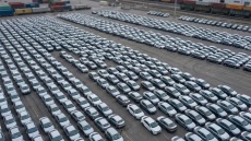 H Βρετανία εξετάζει δασμούς έως 45% στα κινεζικά ηλεκτρικά αυτοκίνητα 