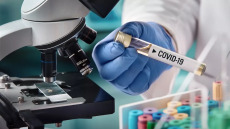 Covid: Μελέτη Ελληνίδας ερευνήτριας αποκαλύπτει το μυστήριο πίσω από τους ασυμπτωματικούς ασθενείς
