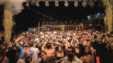 Μύκονος: O Πιέρ Σαρκοζί dj, τα «χρυσά» πάρτι του Black Coffee και ο Γερμανός που άνοιξε τη σαμπάνια των 130.000 ευρώ