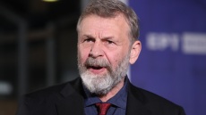 Απόστολος Γκλέτσος: «Τις ανεμογεννήτριες τις ξέρω καλά, με πίεσε ο χρόνος» - Έκλεισε το τηλέφωνο on air