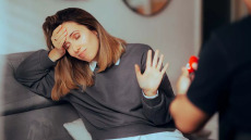 Γιατί δυσκολευόμαστε να πούμε «όχι» και να θέσουμε τα όρια μας – Η ψυχολόγος εξηγεί