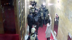 Νότια Κορέα: Μετά την κήρυξη στρατιωτικού νόμου δόθηκε εντολή στον στρατό να «βγάλει σέρνοντας» τους βουλευτές από το κοινοβούλιο