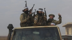 Ο ηγέτης των ανταρτών συνεχάρη τους κατοίκους της συριακής πόλης Χάμα «για τη νίκη τους»