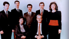 Συρία: Η αδίστακτη μητέρα του Μπασάρ αλ Άσαντ, ο στρατηγός γαμπρός και η αδερφή του που κινείται στα παρασκήνια