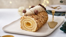 Χριστουγεννιάτικος κορμός + 6 ζαχαροπλαστεία που ξεχωρίσαμε