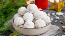 Η συνταγή για «κουραμπιέδες της γιαγιάς» - Τα υλικά και η διαδικασία